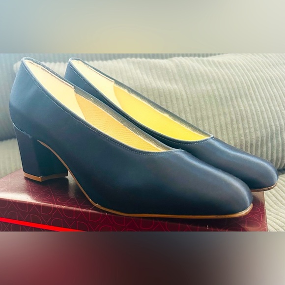 Coloriffics Navy Blue Chunky Heel Satin Pumps 10W - Picture 1 of 5